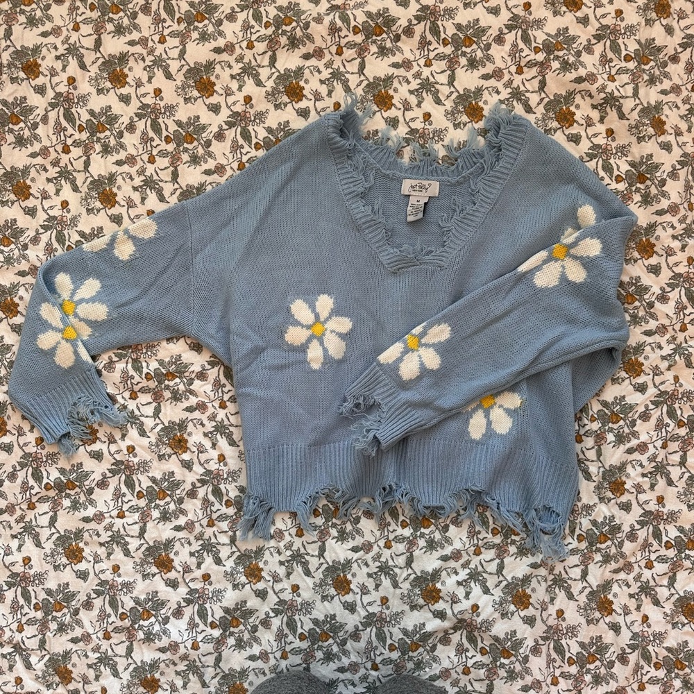 Cropped Sweater with Daisies